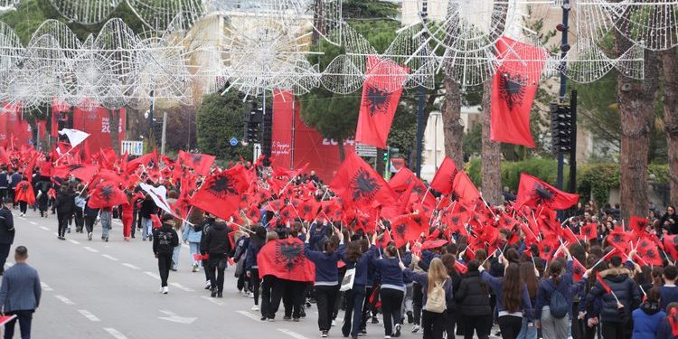 “Parada e Shqiptarëve” në Ditën e Pavarësisë (FOTO)