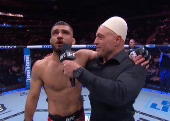 Fitoi me nokaut në raundin e parë, boksieri shqiptar i vendos plisin Joe Rogan-it dhe flet shqip (VIDEO)