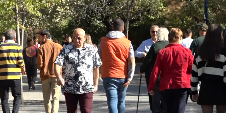 Shifra të frikshme/ 34 mijë meshkuj të moshës 25-34 vjeç në Tiranë janë beqarë