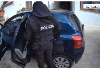 Trafik droge dhe klandestinësh, goditet një grup kriminal në Gjirokastër, 4 të arrestuar