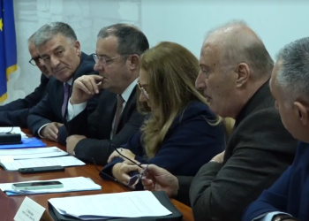 Prefekti i Gjirokastrës: Këtë vit po kapim shifrën e 1 milion turistëve. Prokuroria dhe gjykata nuk dënojnë zjarrvënësit (VIDEO)