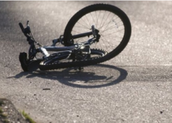 Lunxhëri, 64-vjeçari rrëzohet nga biçikleta, plagoset rëndë dhe dërgohet në Spitalin e Traumës në Tiranë
