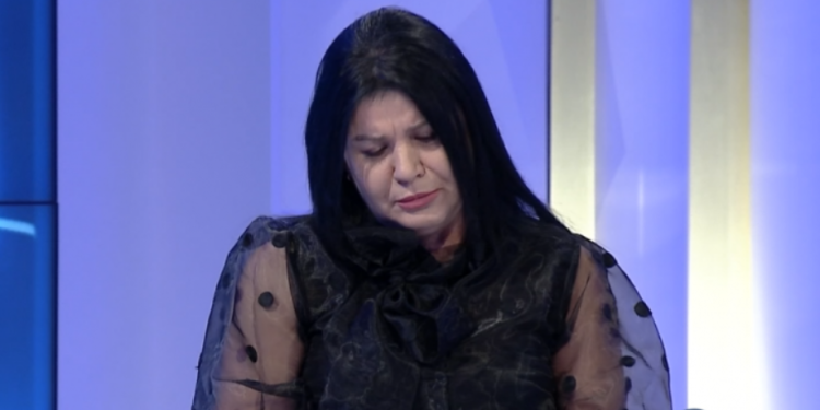 “Prindërit e 14-vjeçarit ishin ngrirë”, Hidreshaj mes dhimbjes: U dhashë këpucët me gjak të djalit (VIDEO(