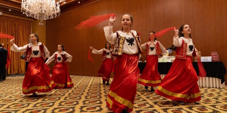 Dita e Flamurit, aktivitet festiv edhe në Janinë