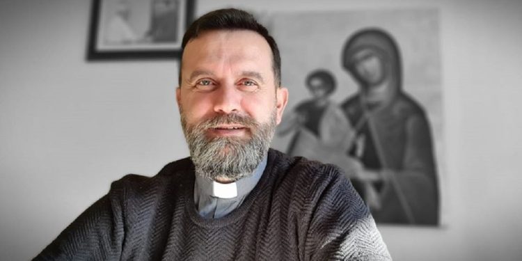 Mbyllja e TikTok, Dom Gjergj Meta: Rama të flasë me adoleshentët