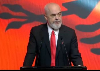 Rama prezanton 8 mësuesit e parë në Greqi: Kemi lidhur kontratë për t’i mësuar fëmijëve gjuhen shqipe