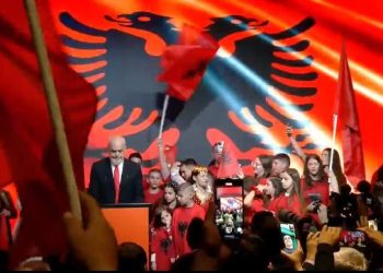 “Jam kërcënuar”- Rama nga Selaniku: Një grup fantazmash të gjalla të së shkuarës janë angazhuar në një protestë kundër meje