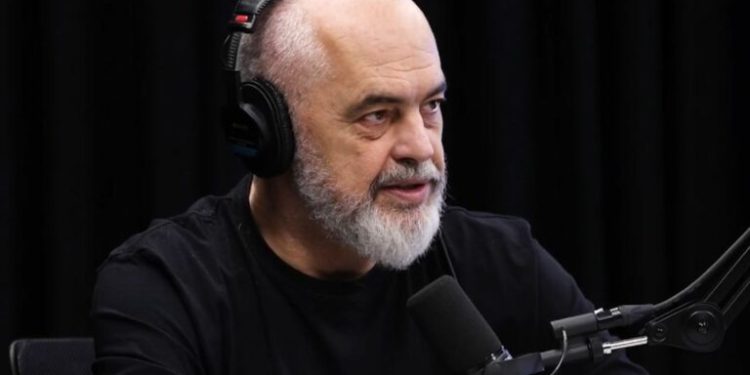 Rama në episodin e radhës të “Flasim”: Diferencat në paga shumë të vogla krahasuar me Athinën, nëse peshon kostot e jetesës, në Shqipëri ka më shumë punë e mundësi