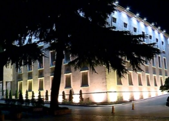 Mbledhje e jashtëzakonshme qeverie, Rama thërret ministrat në orët e vona