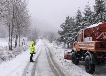 Dëbora “zbardh” Shqipërinë, ja si është gjendja e rrugëve nga jugu në veri