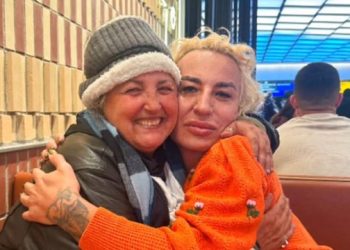 Biznesmeni gay nga Tepelena takon Parashqevi Simakun: Ajo është shumë mirë dhe do të këndojë për publikun sërish