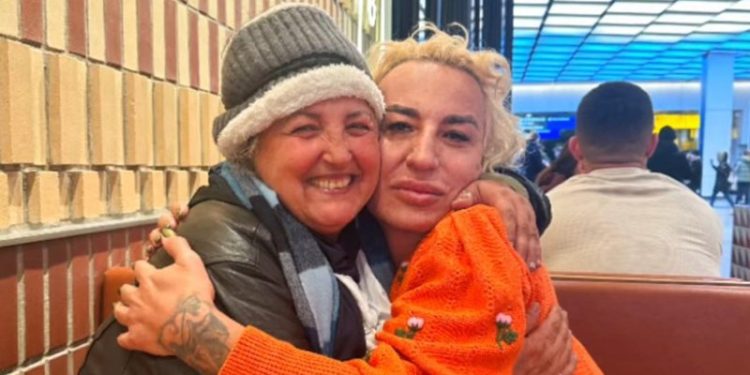 Biznesmeni gay nga Tepelena mbledh fonde online për Parashqevi Simakun: E mora iniciativën për shkak të gjendjes që ndodhet!