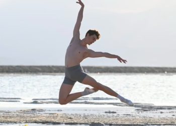 Sipas mjekëve ai nuk do të ecte më kurrë, por tani ai fluturon