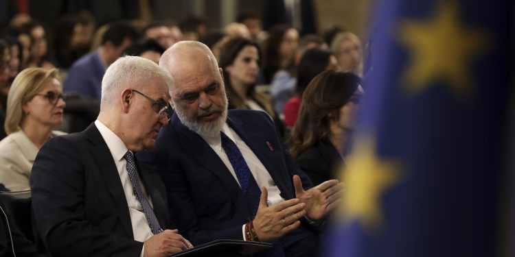 Rama: Shqipëria më mirë se 8 vende të BE-së në luftën ndaj pastrimit të parave! Komisioni antikorrupsion të jetë i përhershëm