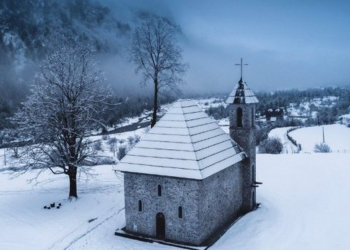 Dëborë dhe shi, çfarë ndodh me motin javën që vjen