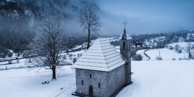 Dëborë dhe shi, çfarë ndodh me motin javën që vjen
