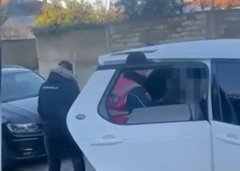 Shisnin kokainë e kanabis në doza në Sarandë e Delvinë, 11 të arrestuar (VIDEO)