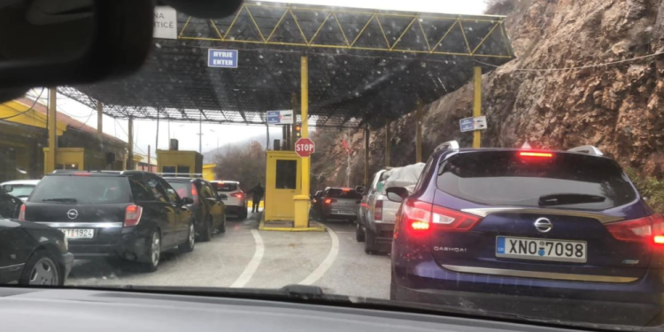 Fluks në kufi, po vijnë emigrantët