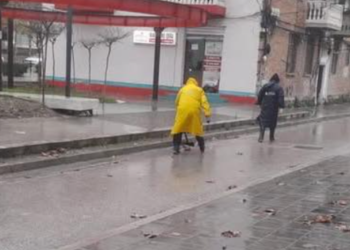 Reshjet e dendura të shiut në Vlorë/ Bashkia, apel qytetarëve