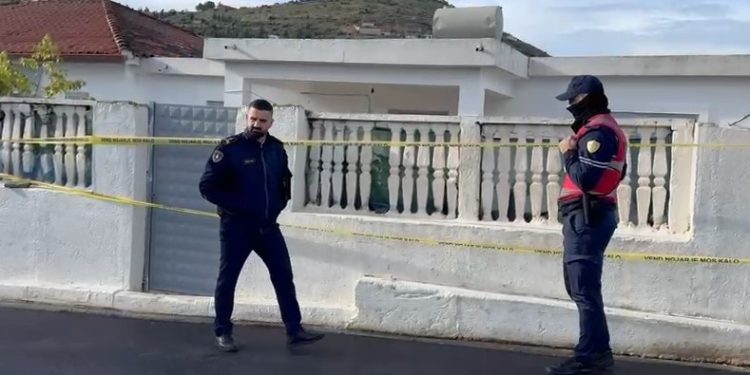 E rëndë në Sarandë, gruaja vret burrin me sëpatë në gjumë