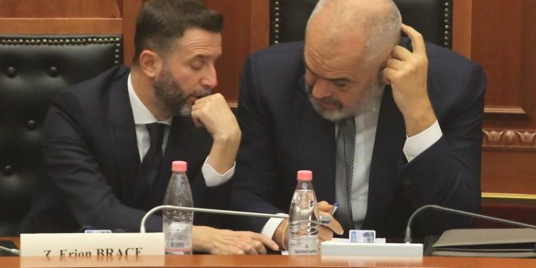 Lëvizje në PS, Rama largon Braçen nga Fieri