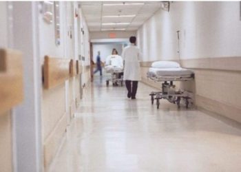 Gripi “mbërthen” Shqipërinë, kreu i Urgjencës tregon kur duhet të shkoni në spital