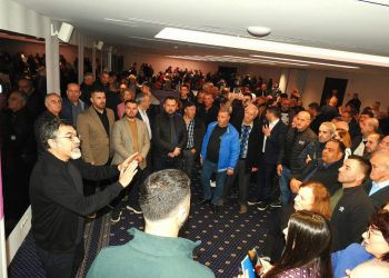 “Bashkë jemi më të fortë”, drejtuesit e PS fushatë në Athinë: Regjistrohuni që të votoni!