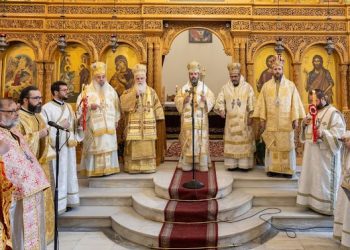 Tjetër meshë për shëndetin e Janullatos në Tiranë, klerikë e besimtarë luten që ai të shërohet