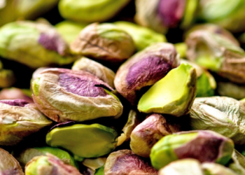 Ushqimet që ndihmojnë në pastrimin e mushkërive