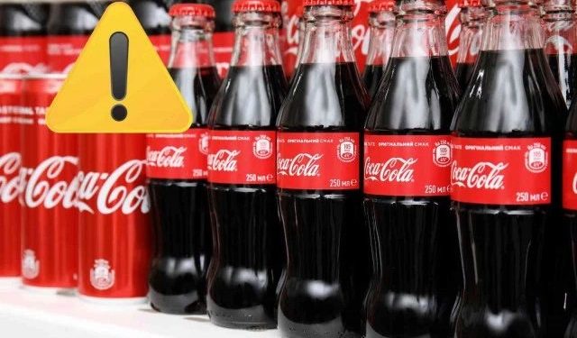 Alarm me Coca Cola-n/ Tërhiqen nga tregu mijëra kanaçe dhe shishe: Janë të mbushura me klorat
