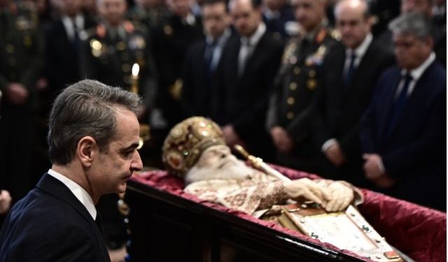 Varrimi i Janullatos, Mitsotakis dhe 5 ministra të tij mbërrijnë në Tiranë