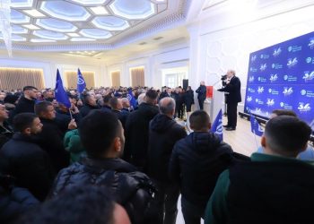 Berisha fton Ramën në debat: Hajde të dalim në shesh të burrave!