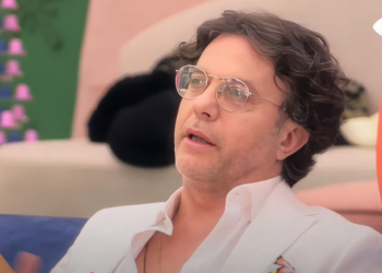 Laert Vasili “lë nam” në Big Brother, ul mbathjet para kamerës (VIDEO +18)