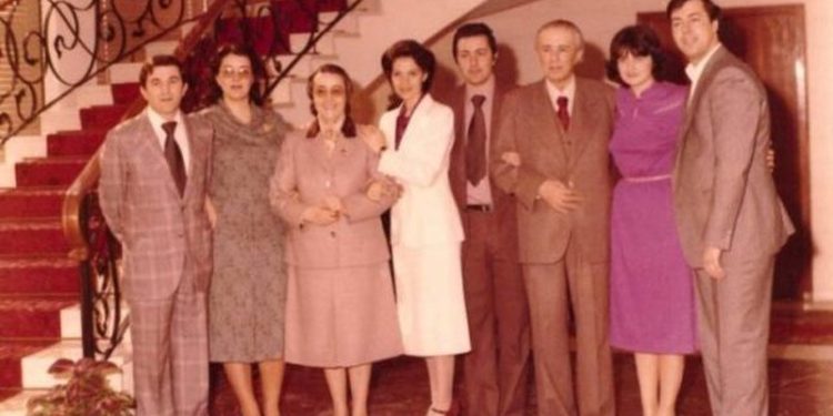 Operacioni në Paris i vajzës së Enver Hoxhës, luks dhe sekrete të familjes së diktatorit