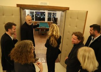 Vila e Enver Hoxhës shndërrohet në ambient kulturor, Rama: Një shtëpi me fantazma u transformua në vepër arti