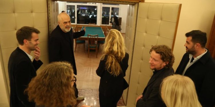 Vila e Enver Hoxhës shndërrohet në ambient kulturor, Rama: Një shtëpi me fantazma u transformua në vepër arti