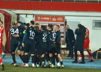 Vllaznia shkatërron Skënderbeun, Partizani rikthehet te fitorja