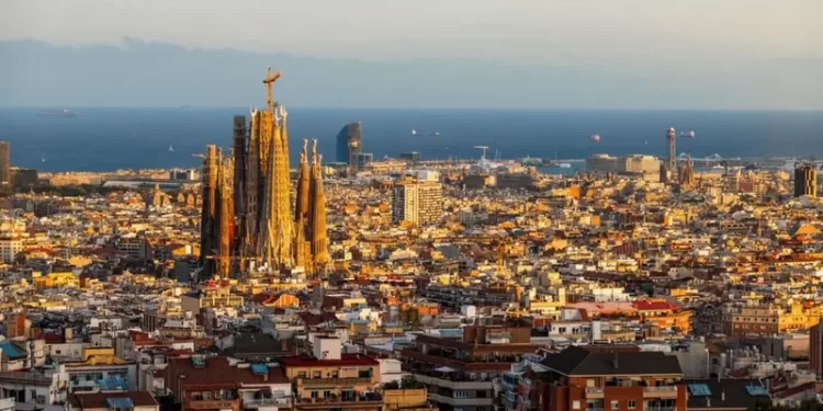 Spanja i “shpall luftë” të huajve