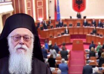 Parlamenti mban një minutë heshtje për kryepeshkopin Anastas