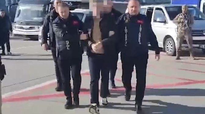 I rrethuar nga shumë policë, ekstradohet Dritan Rexhepi