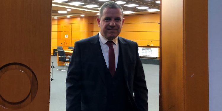 Dyshohet për korrupsion, pezullohet kryeprokurori i Sarandës