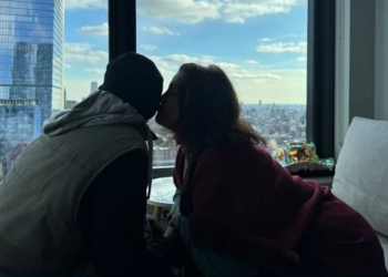 Parashqevi Simaku takohet me djalin e saj (FOTO)