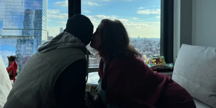 Parashqevi Simaku takohet me djalin e saj (FOTO)