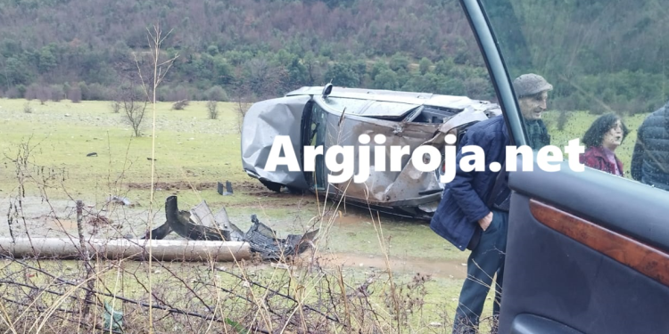 Aksident në Këlcyrë, 3 të lënduar (FOTO)