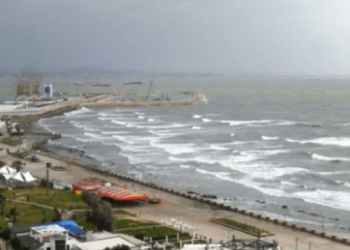 Përkeqësohet moti në Vlorë, pezullohet lundrimi i mjeteve