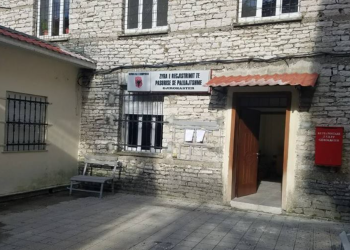 Lëvizje në Gjirokastër, ndryshon drejtori i Kadastrës