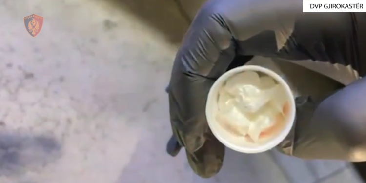 Dalin pamjet, si u arrestuan anëtarët e grupit që shpërndante drogë në Gjirokastër (VIDEO)