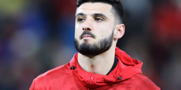 Trajneri i Everton flet për largimin e Brojës