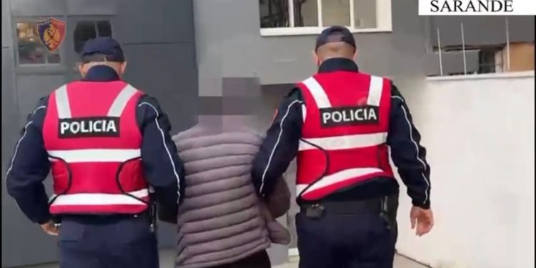 Policia në Sarandë tregon “forcën” me një shitës ambulant, gjyqtari nga Gjirokastra e liron: Arrestimi ishte i paligjshëm!