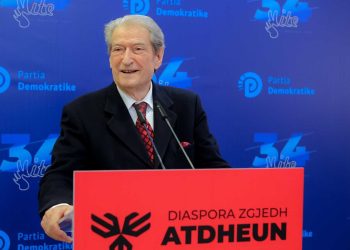 Berisha në Gjirokastër: Do rrisim rrogën mesatare në 1200 euro (VIDEO)